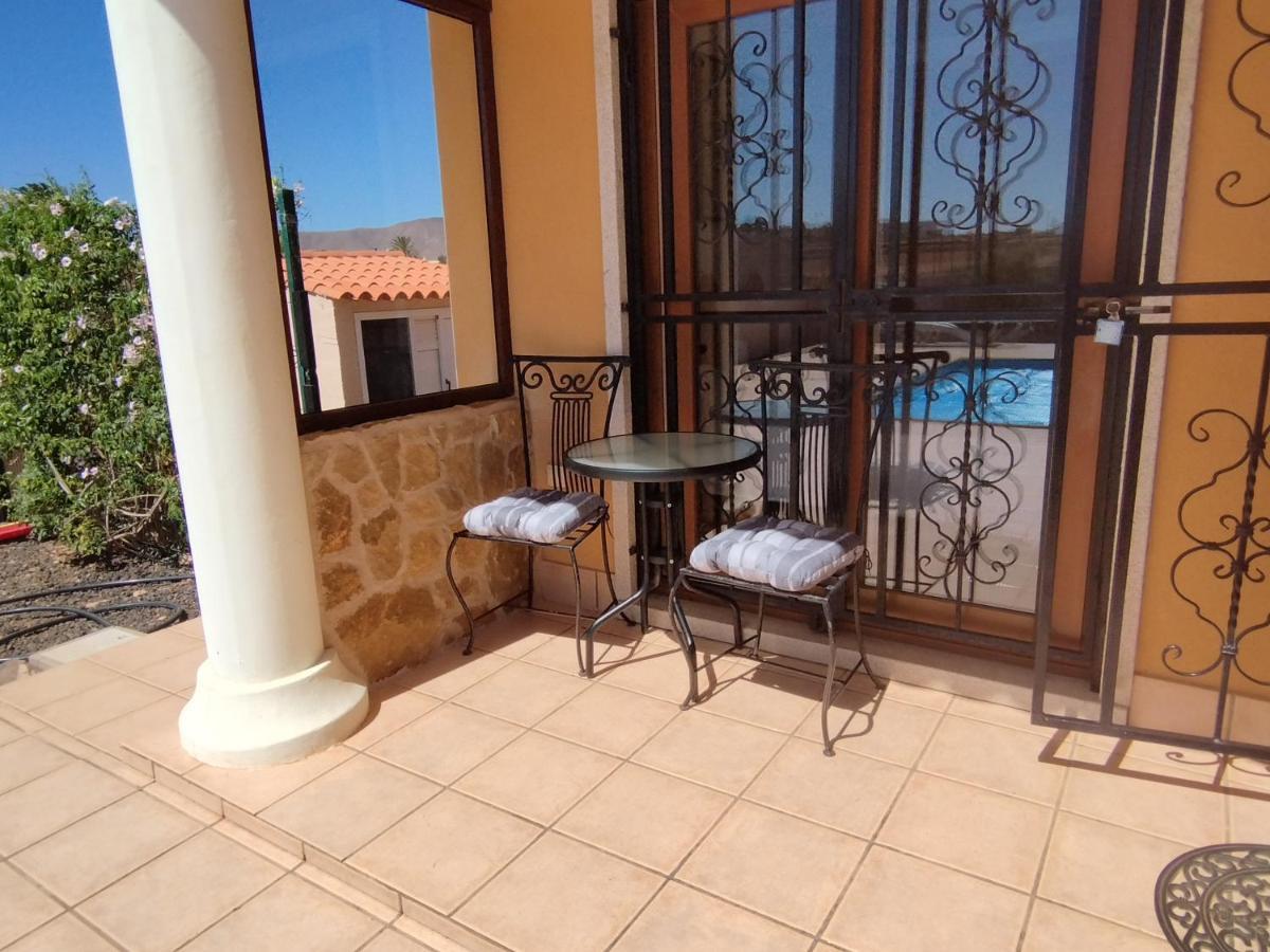 Villa Casa Del Sol 3 Bedroom Villa With Private Solar Covered 12M X 6M Pool Minimum Stay 7 Nights Chromecast And Wifi Throughout The Property Triquivijate Exterior foto